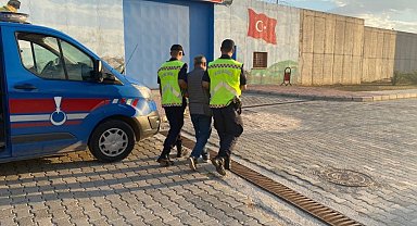 FETÖ'ye üye olma suçundan aranan şahsı jandarma yakaladı