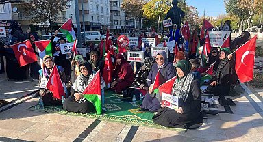 Filistin'e destek için oturma eylemi başlattılar