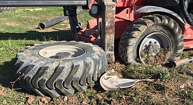 Freni boşalan iş makinası takla attı: 1 yaralı