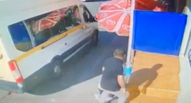 Freni patlayan minibüs yokuş aşağı sürüklendi: 7 yaralı