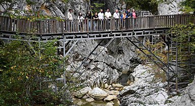 Gastronomi Kongresi için gelen davetliler kanyon ve şelaleyi gezdi