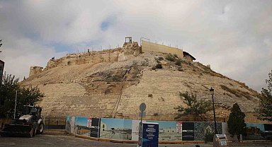 Gaziantep Kalesi'nde restorasyon çalışmaları devam ediyor