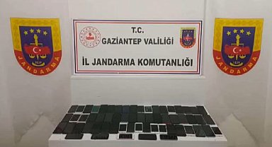 Gaziantep'te 1 milyon lira değerinde kaçak cep telefonu ele geçirildi