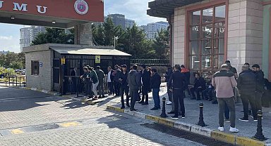 Gaziosmanpaşa'da gerçekleşen motor kazasında hayatını kaybeden iki gencin cenazesi Adli Tıp Kurumundan alındı