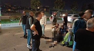 Gaziosmanpaşa'da yolun karşısına geçmeye çalışan kadına otomobil çarptı: Kaza anı kamerada