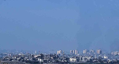 Gazze sınırından dumanlar yükselmeye devam ediyor