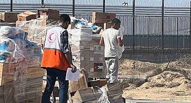 Gazze'ye 5. yardım konvoyu Refah Sınır Kapısı'ndan giriş yaptı