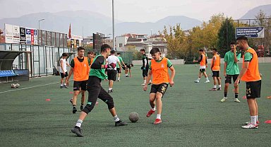 Genç horozlar, Manisa'ya 2. galibiyet için gidiyor