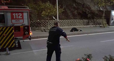 Genç kadın kayalıklardan kendini boşluğa bıraktı: O anlar kamerada