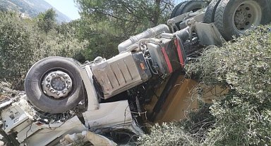 Genç sürücü yaşam mücadelesini kaybetti