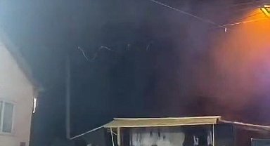 Gençlerin ilginç dansı kamerada