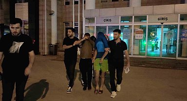 Göçmen kaçakçıları suçüstü yakalandı
