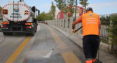 Gölbaşı Belediyesi ilçeyi temiz tutmaya devam ediyor