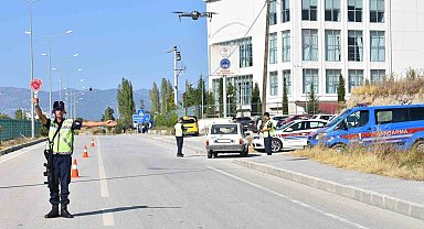 Gölhisar'da okul ve yurt çevresinde jandarma denetimi