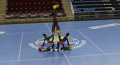 Gösteride nefesler tutuldu, aileler doyasıya eğlendi