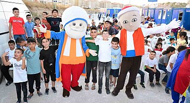 Güder depremzede çocukların eğlencesine ortak oldu