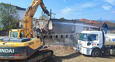Gümüşova merkez cami yıkıldı