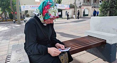 Günlerdir kızından haber alamayan gözü yaşlı anne: "Ne olur kızımı bulun"