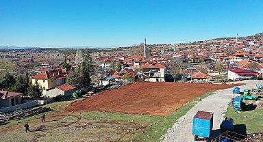 Güzelpınar halı sahası hizmete açıldı