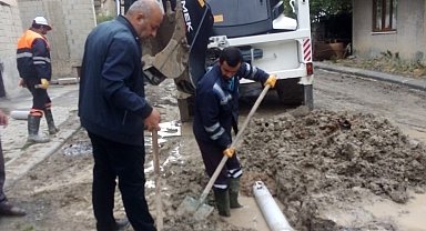 Hakkari Belediyesi ekiplerinden yağmur mesaisi