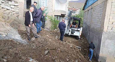 Hakkari'de 100 ev yeni yola kavuşuyor