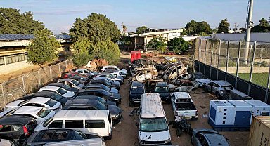 Hamas'ın baskın düzenlediği festival alanındaki araçlar görüntülendi