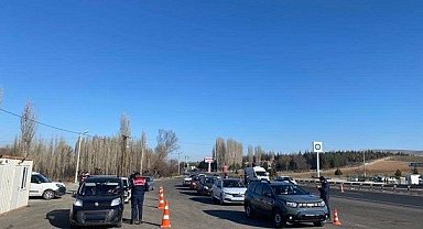 Hapis cezası bulunan 107 şahıs jandarma ekiplerince yakalandı