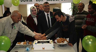 Hastaların sahne performansı alkış aldı