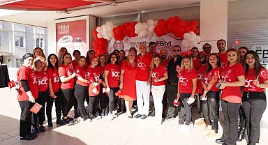 Hastane çalışanları Cumhuriyet'in 100. yılını kutladı