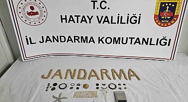 Hatay'da evinde yapılan aramada 8 bin 248 küçük altın sikke ele geçirilen şahıs gözaltına alındı