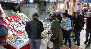 Havalar bozdu, hamsi 40 TL'den 70 TL'ye yükseldi
