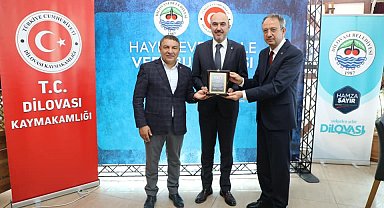 Hayırseverlere vefa plaketi