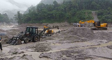Hindistan'daki sel felaketinde ölü sayısı 40'a yükseldi