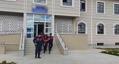 Hırsızlık suçlarından araması bulunan 2 şahıs yakalanarak cezaevine teslim edildi