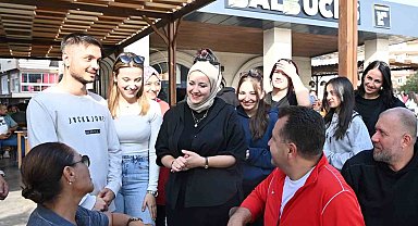 Hülya Avşar kahve ve havuçlu kek ile Balıkesir keyfi yaptı