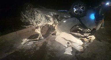 Hurdaya dönen araçtan sağ kurtuldu