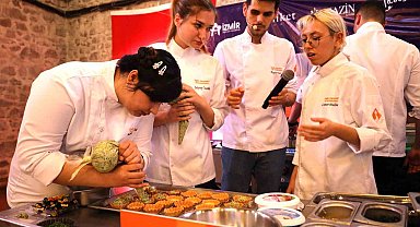 İEÜ'lü gençler, GURMEFEST'e lezzet kattı