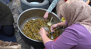 Iğdır'a has patlıcan reçeli yapımı için kazanlar kaynamaya başladı