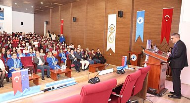 İletişim Fakültesinde ilk ders 'Dezenformasyonla mücadele' oldu