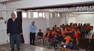 İlkokul öğrencilerine ağız ve diş sağlığının önemi anlatıldı