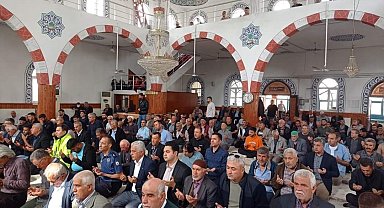 İndirilen 100 hatmin duası okundu