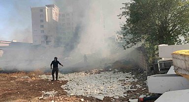 İş yerlerine yakın bölgede çıkan yangın korkuttu