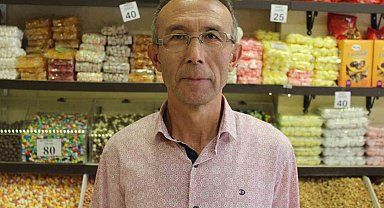 İşleri durgun olan kuruyemişçi esnafı piyasanın canlanmasını umut ediyor