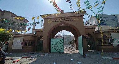 İsrail Gazze'deki İslam Üniversitesi'ni bombaladı