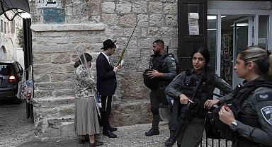İsrail polisi, Kudüs'te kiliseye tüküren fanatik Yahudileri gözaltına aldı