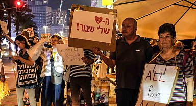 İsrail'de Netanyahu karşıtlarından "yakınlarımızı geri getirin" protestosu