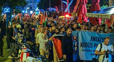 İsrail'in Gazze'deki hastane saldırısı Antalya'da protesto edildi