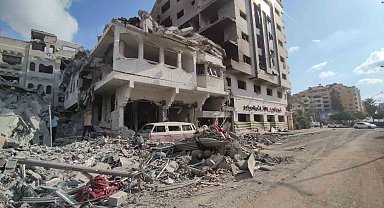 İsrail'in vurduğu Al-Rimal Mahallesi'ndeki yıkım görüntülendi