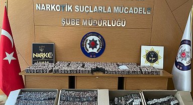 İzmir'de 89 bin adet sentetik ecza ele geçirildi