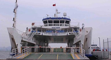 İzmir'de arabalı vapur seferleri iptal edildi